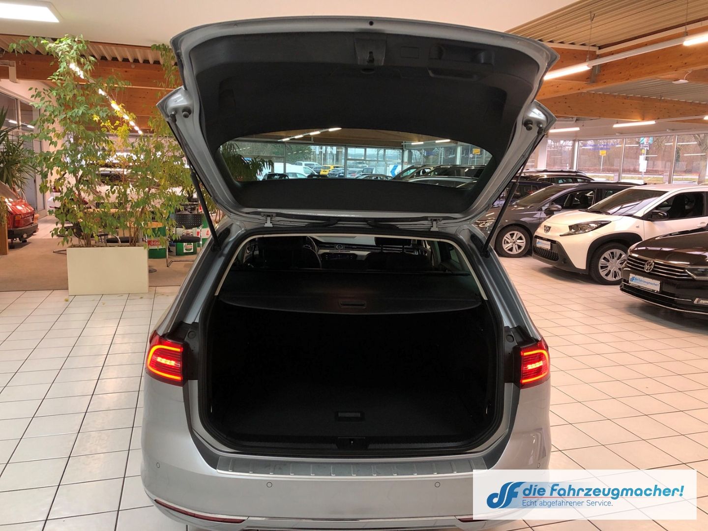 Fahrzeugabbildung Volkswagen Passat Variant Highline BMT Start-Stopp 2.0 TDI