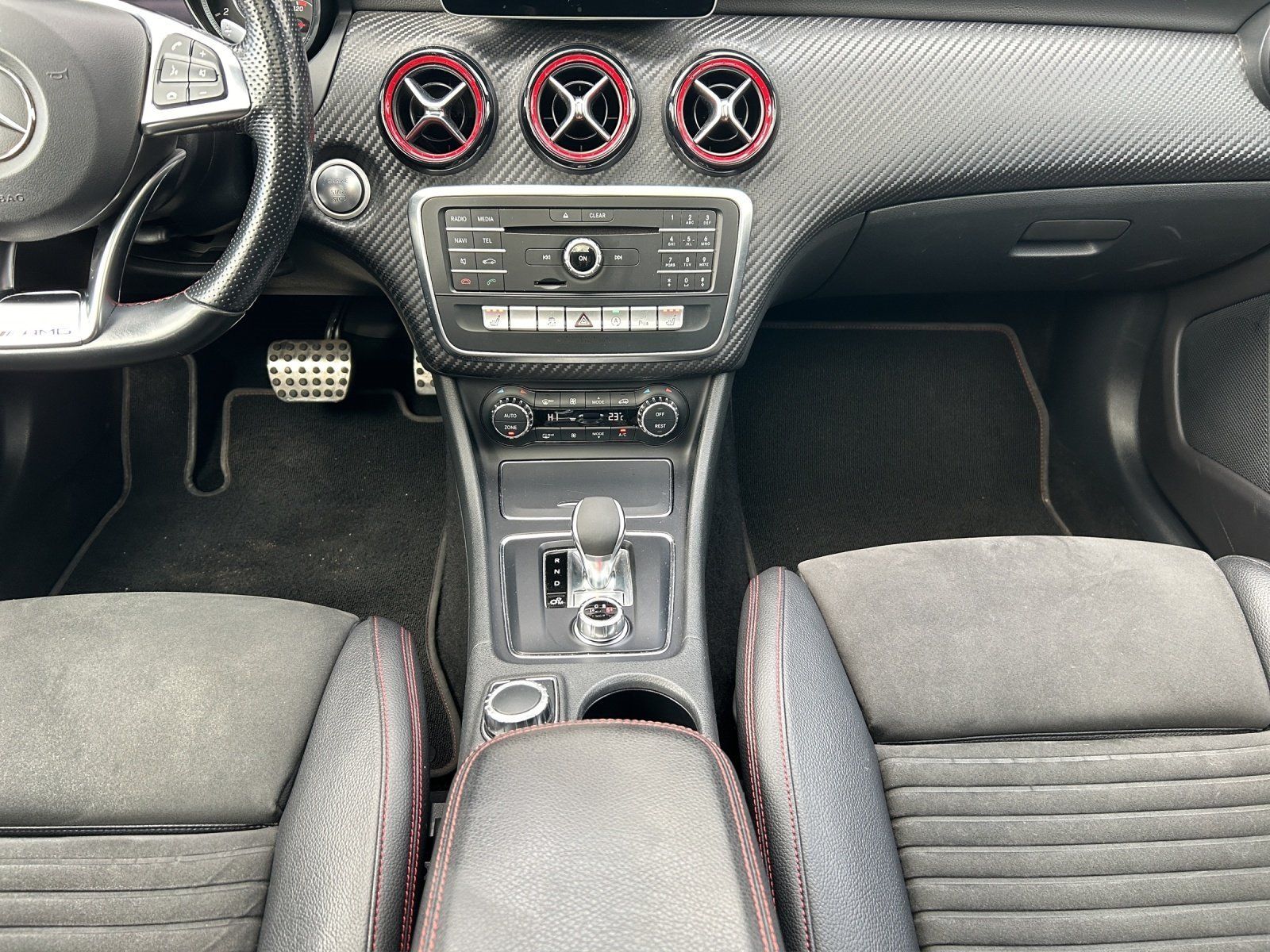 Fahrzeugabbildung Mercedes-Benz A45 AMG Pano/LED/Navi/Kamera/SoundHK/MB-Scheckh/