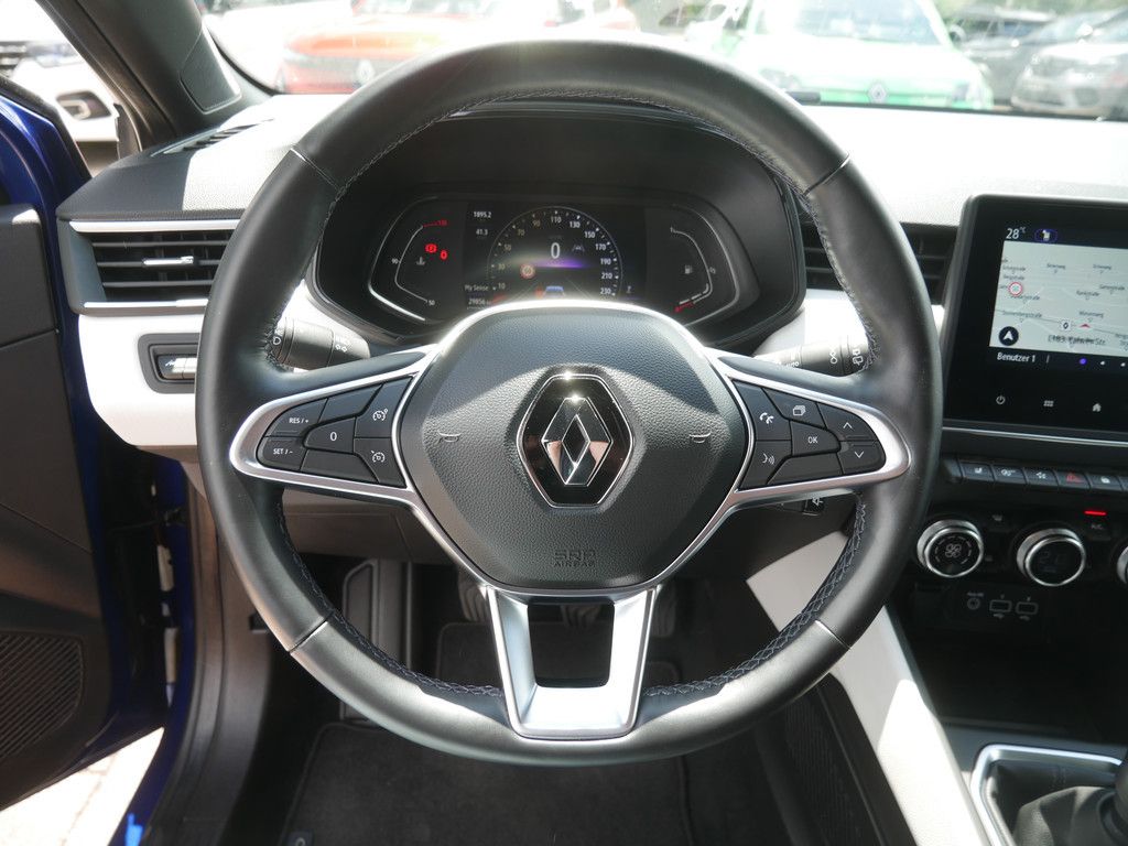 Fahrzeugabbildung Renault Clio Techno TCe 90 KLIMA PDC SHZ KAMERA NAVI LED