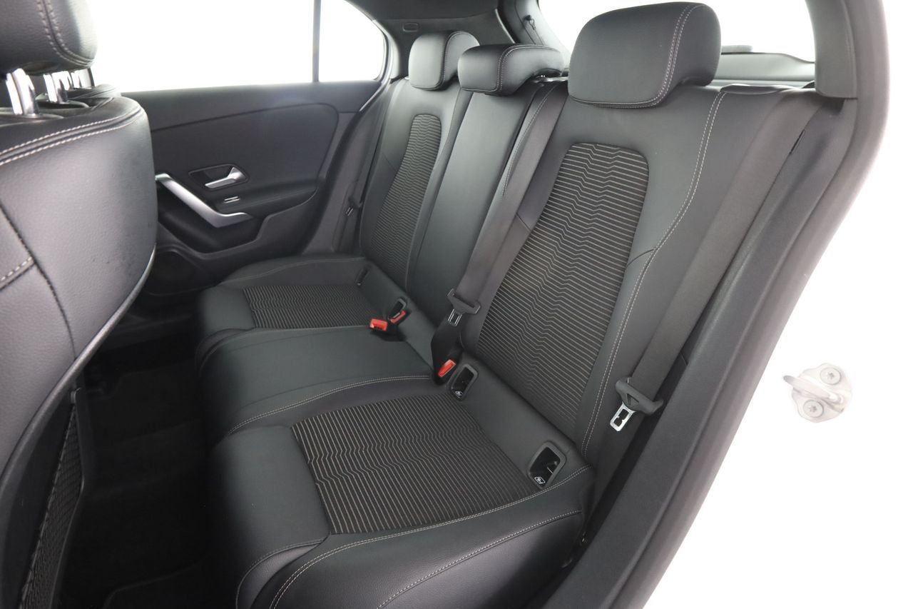 Mercedes-Benz MERCEDES Classe A (W177) A 180 d Automatic Sport imagem 3