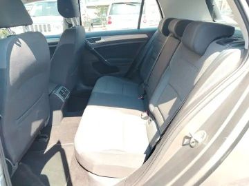 Volkswagen Golf - 8
