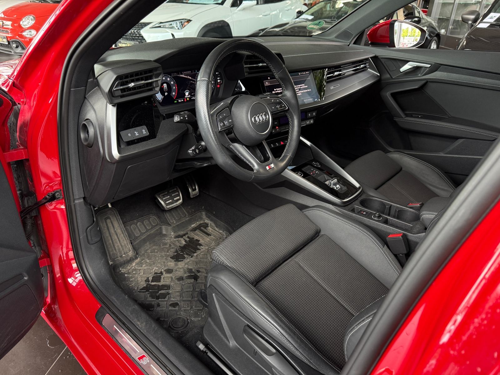 Fahrzeugabbildung Audi A3 Sportback  35 TFSI S line AHK LED NAVI