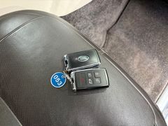 LAND ROVER Range Rover P400 3.0i*Winter-Paket*Navi*AHK*Pano