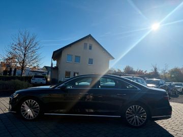 Audi A8 - 4