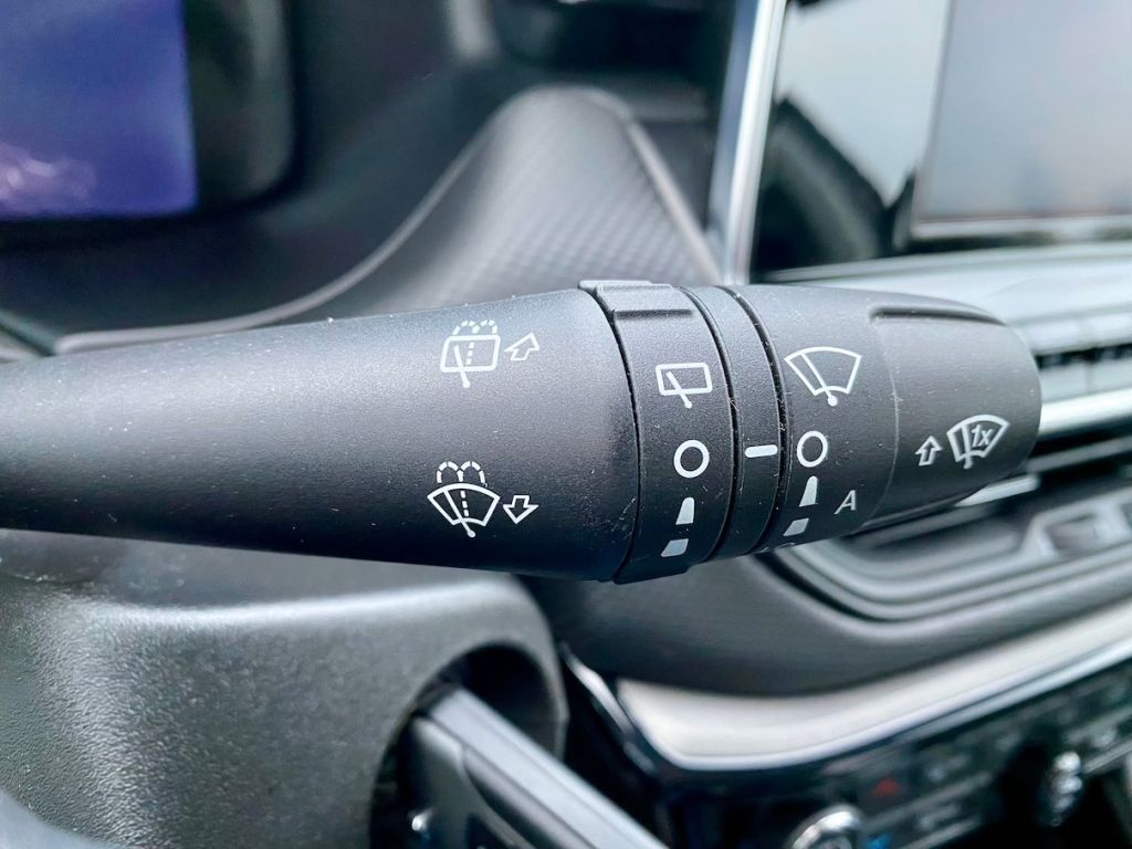 Fahrzeugabbildung Jeep Compass 1.5 Autom. Night Eagle AAC SHZ CARPLAY