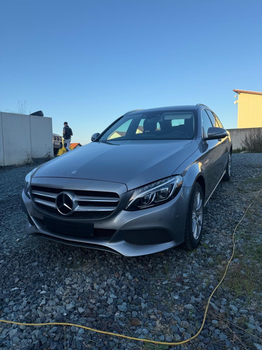 Mercedes-Benz C 220d T-Modell /DISTRONIC/KAMERA/SHZ/ACC/ELEKTR