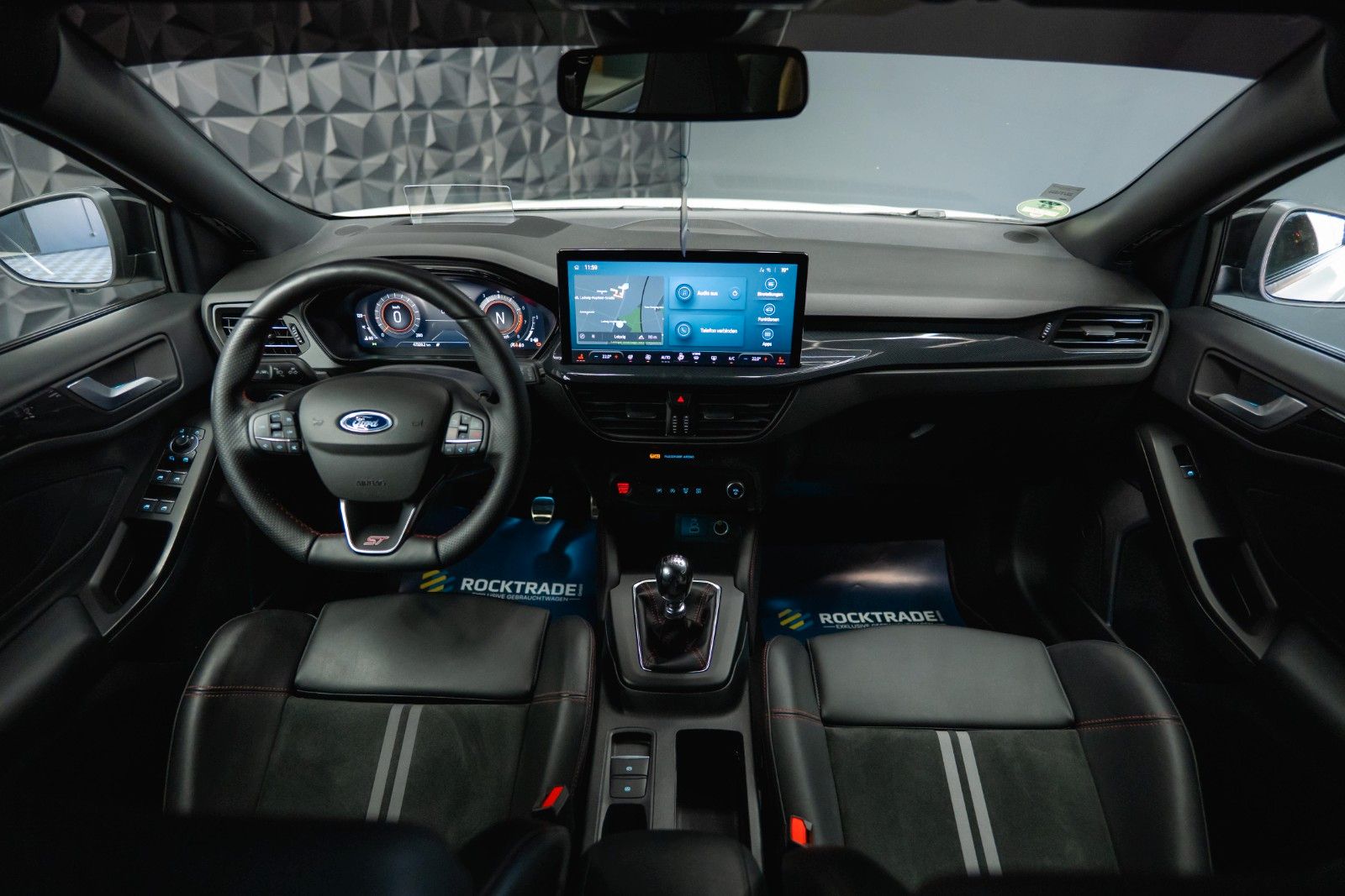 Fahrzeugabbildung Ford Focus Turnier ST X Performance *Head Up*LED*DAB*