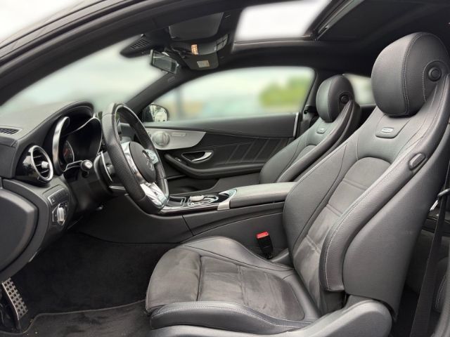 Fahrzeugabbildung Mercedes-Benz C 63 AMG Coupe Panodach Burmester 19'' LED