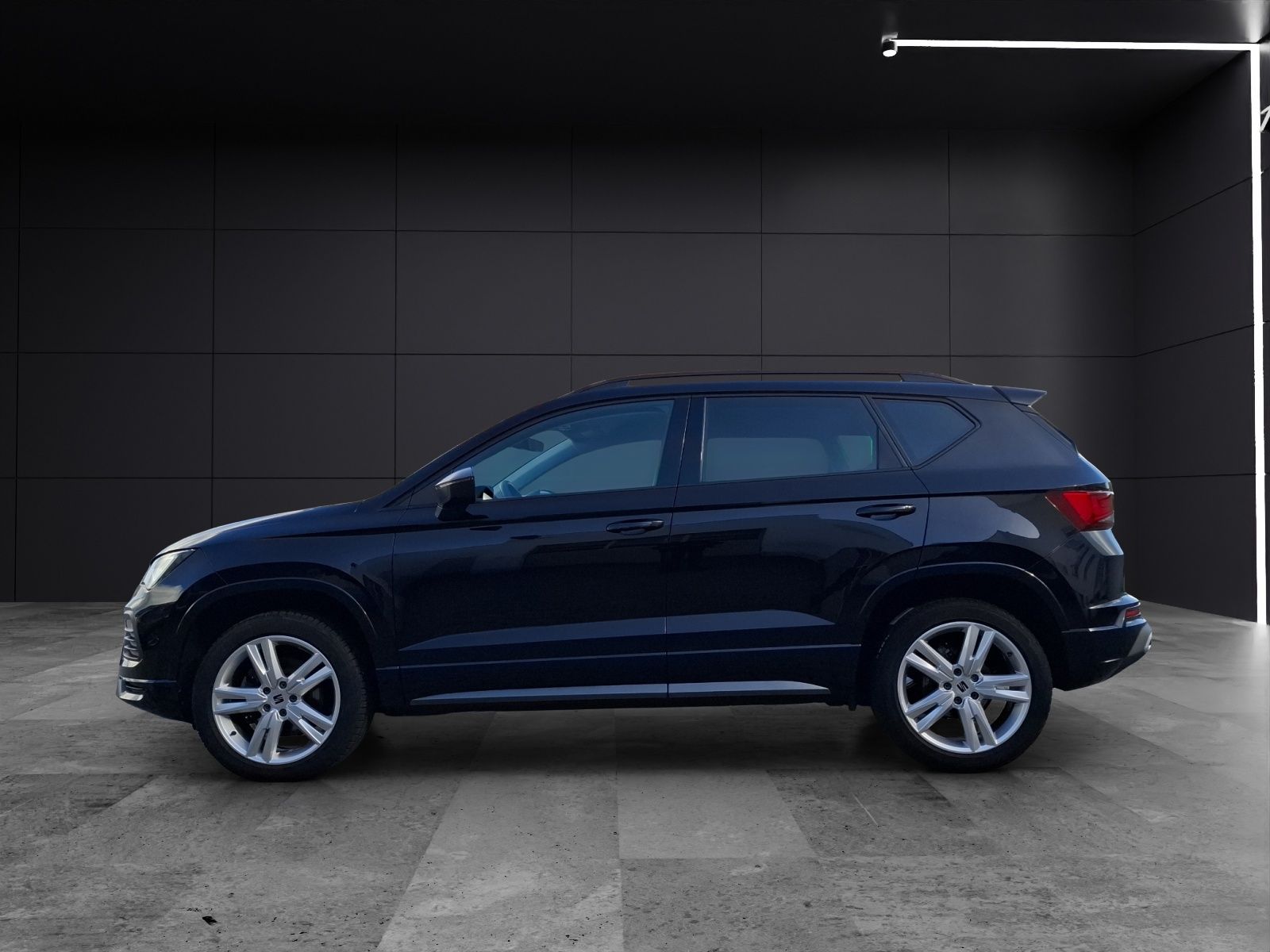 Fahrzeugabbildung SEAT Ateca TDI FR-Line DSG LED Navi ACC RFK SH 18"