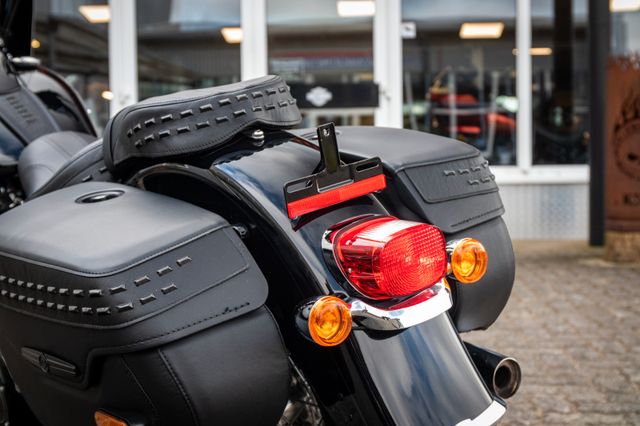 Fahrzeugabbildung Harley-Davidson Softail Heritage 114 FLHCS - DEFIANCE KOLLEKTION