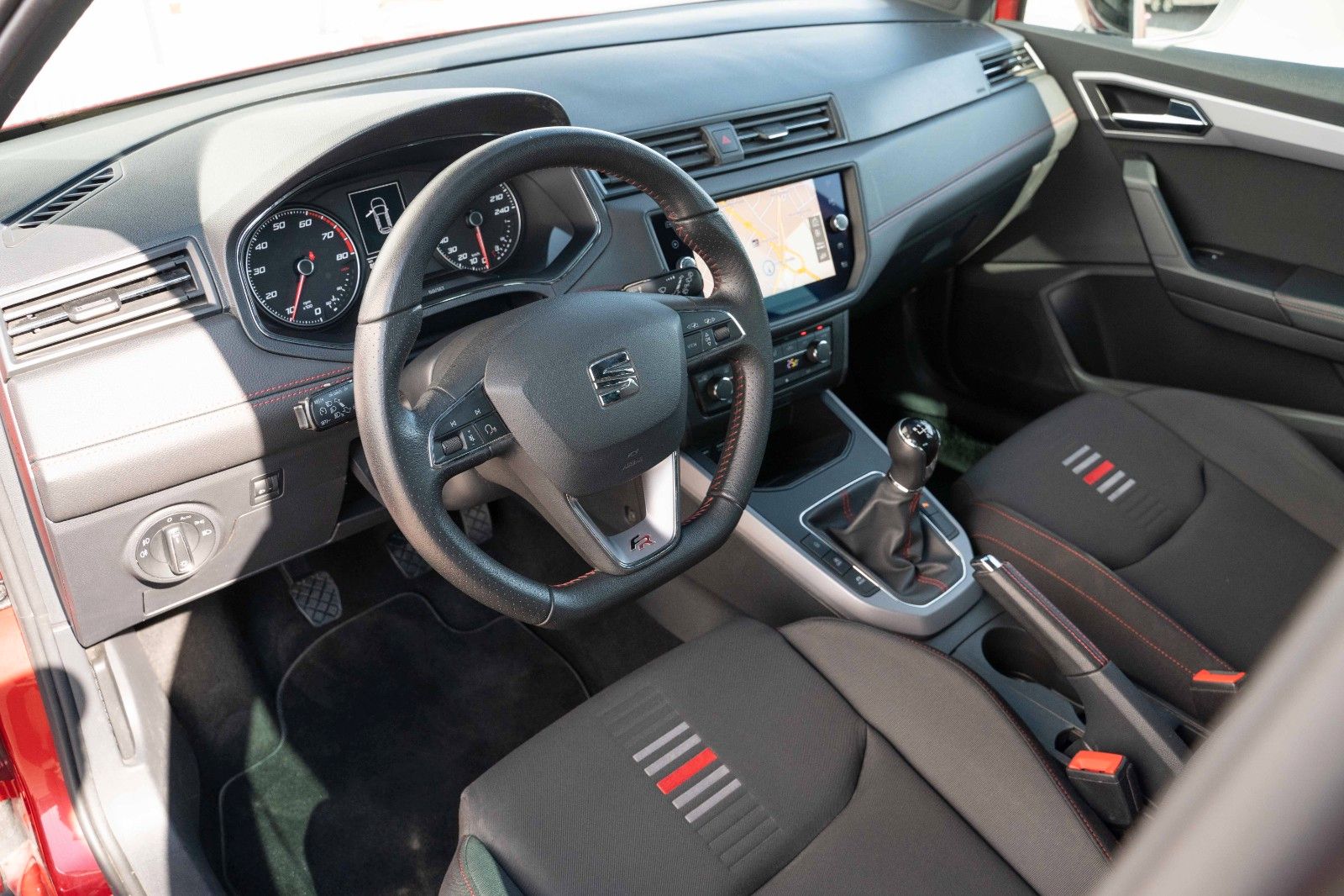 Fahrzeugabbildung SEAT ARONA FR 1.0 TSI CARPLAY PDC TEMP MFL ALLW