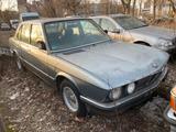 BMW 525i E28, Leder, Schiebedach,Alufelgen... - BMW 525 aus 1986