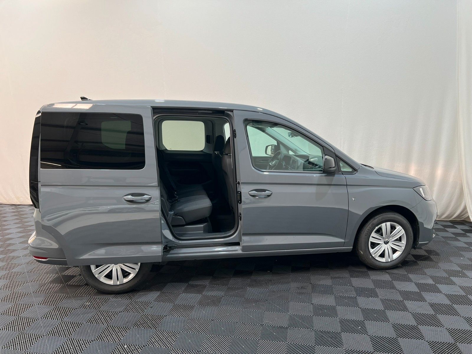 Fahrzeugabbildung Volkswagen Caddy 1.5 TSI /DSG/ACC/PDCh./Winterpaket
