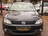 Volkswagen Jetta 1.4 TSI DSG Trendline - schwarze Volkswagen Jetta
