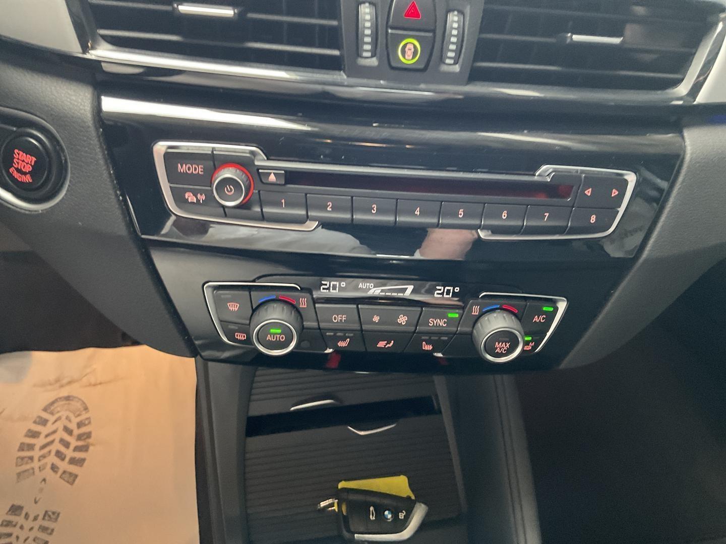 BMW X1 xDrive 20i Navi LED el-Heckklappe Klimaautom 
