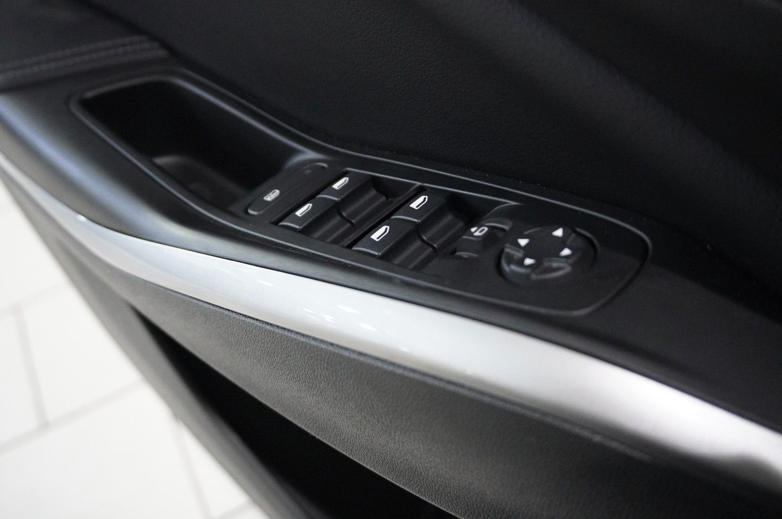 Fahrzeugabbildung Opel Grandland (X) 1.2T GS SPORT NAVI/LED/VIRTU./DAB+