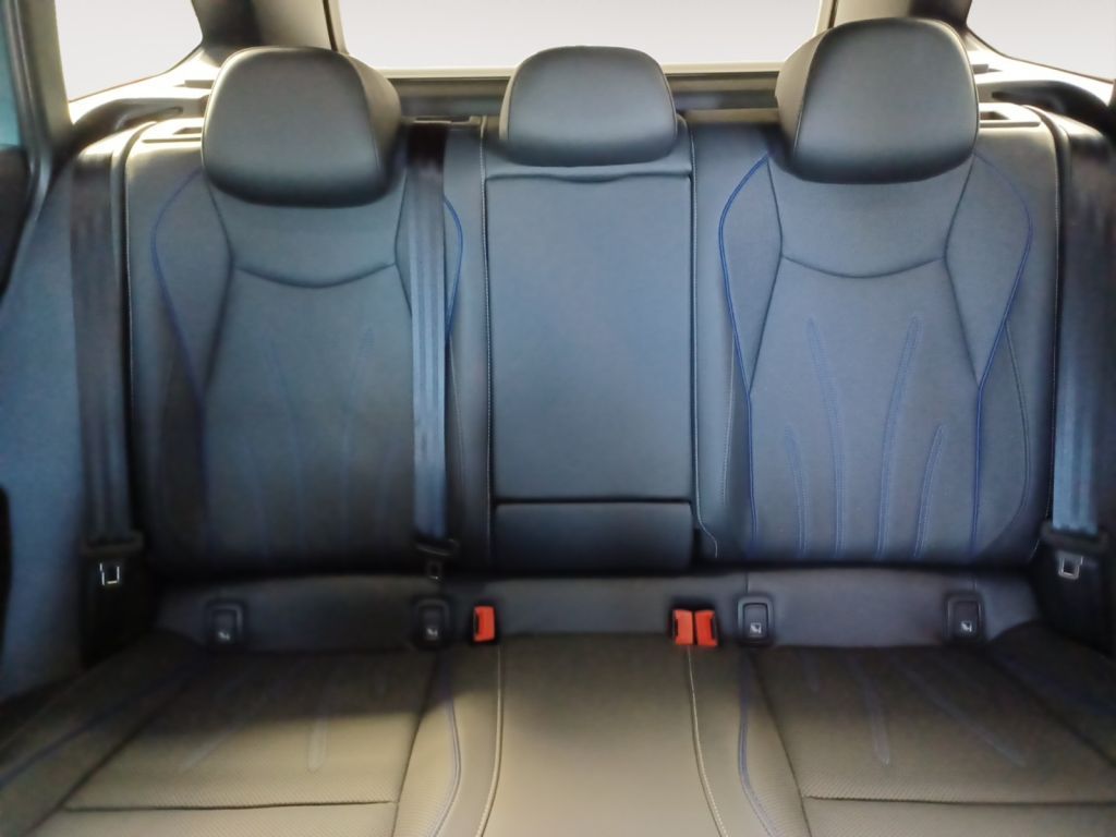Fahrzeugabbildung Volkswagen Passat Variant 2.0 TDI 4Motion DSG R-Line Sthzg
