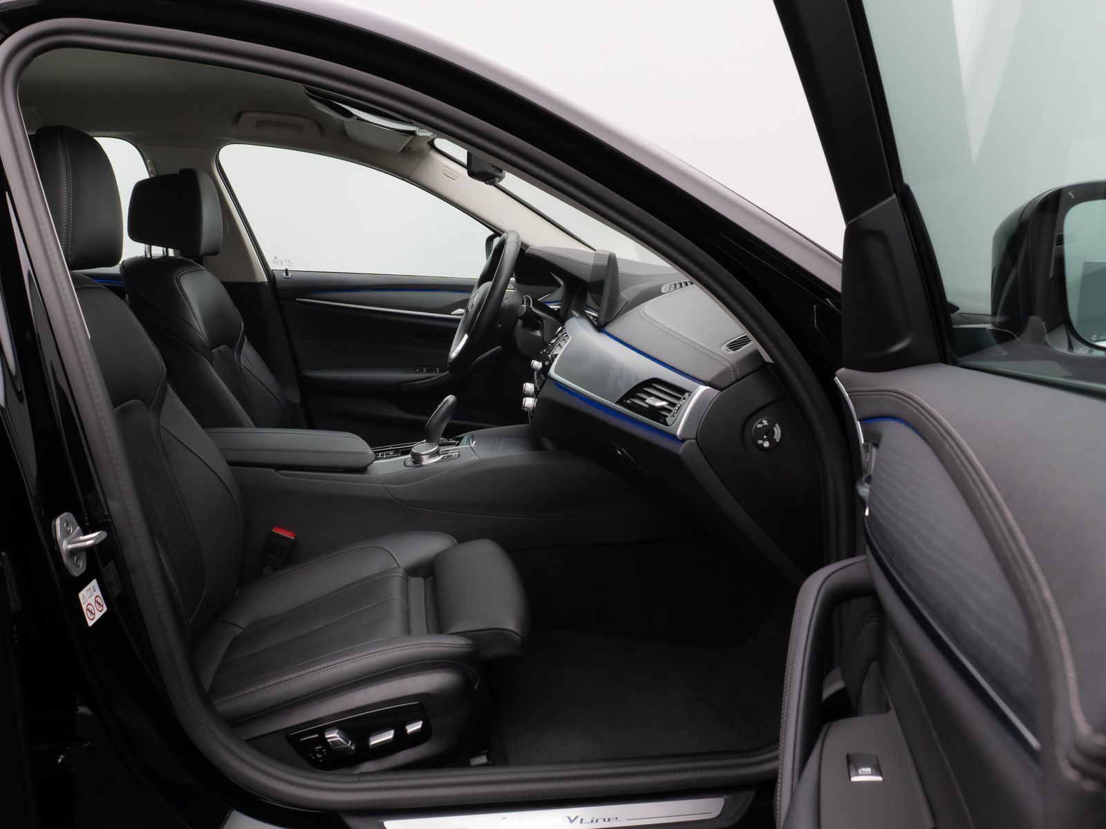 Fahrzeugabbildung BMW 520d Luxury Line Kamera DAB AHK Fernlichtassist