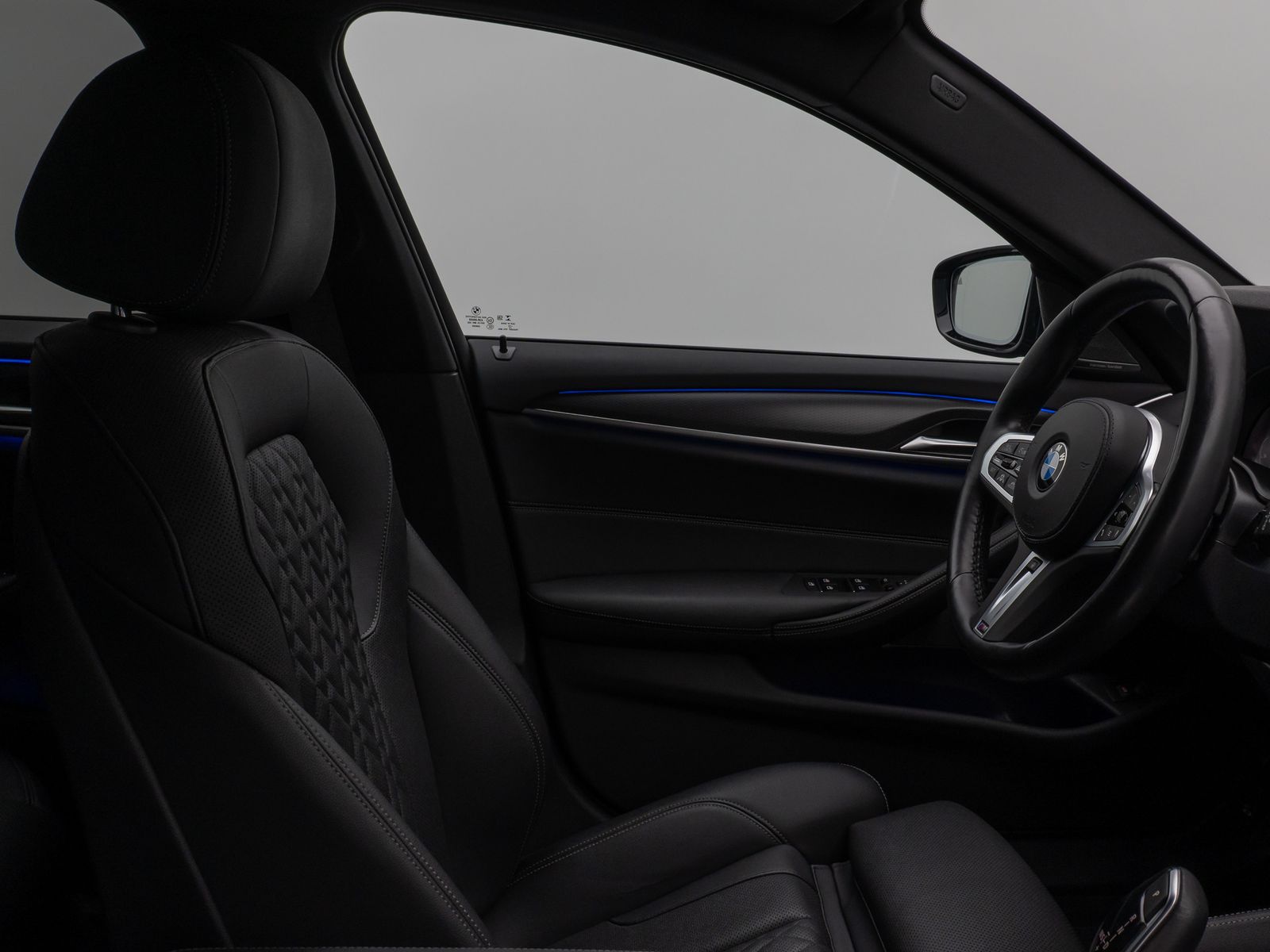 Fahrzeugabbildung BMW 530d xD M Sport Laser HUD DAB H/K ACC AHK Komfor