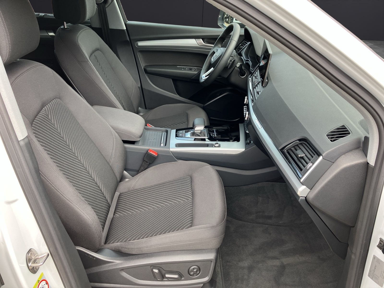 Fahrzeugabbildung Audi Q5 40 TFSI quattro advanced