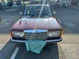 Mercedes-Benz W123 230 E mit H-Zulassung - Mercedes-Benz 230 Gebrauchtwagen in Berlin