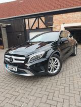 Mercedes-Benz GLA 200 Urban Urban DISTRONIC ILS  TÜV neu - Mercedes-Benz GLA-Klasse von privat