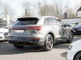 Audi Q8 e-tron 55 quattro Advanced S line LM21 Matrix - mit Elektro-Antrieb: Grau, Alcantara