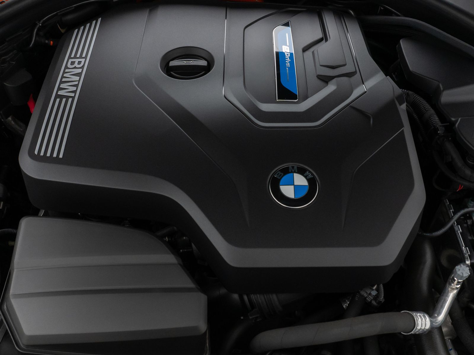 Fahrzeugabbildung BMW 320e xD Panorama Kamera DAB HiFi Alarm Sport LED