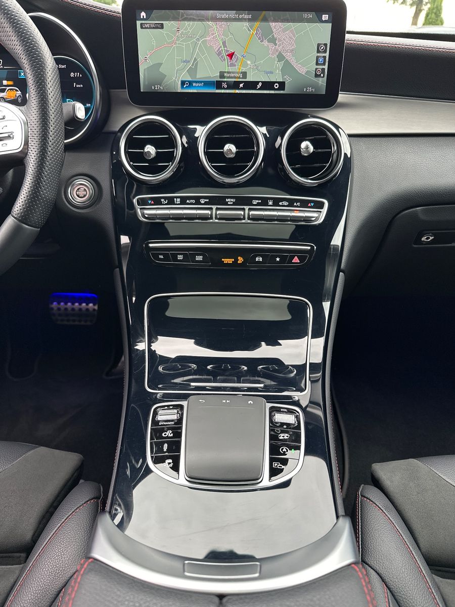 Fahrzeugabbildung Mercedes-Benz GLC 43 AMG 4Matic 9G NAV+LED+ACC+PANO+360°