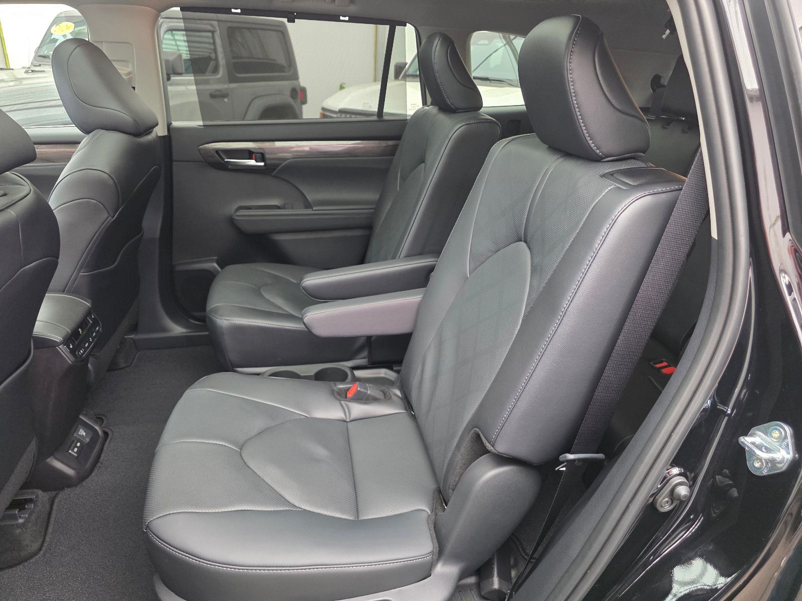 Fahrzeugabbildung Toyota Highlander Platinum T1: 59.000 EURO , Stock !!!