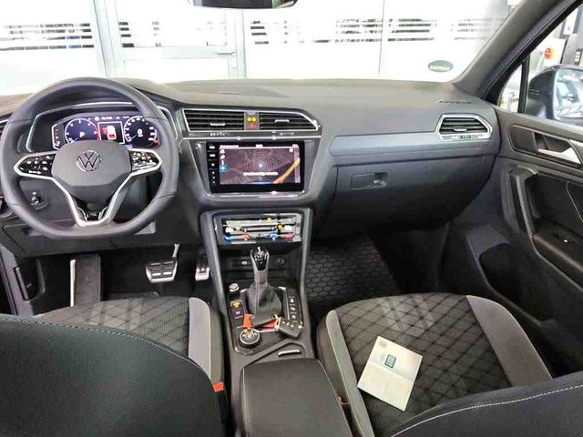 Tiguan 2.0 TDI 4M R-LINE MATRIX+AHK+HUD+PANO+ACC