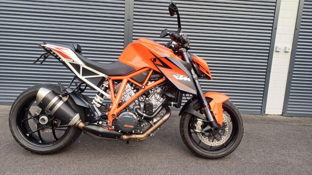 KTM 1290 Super Duke R   1. Hand!