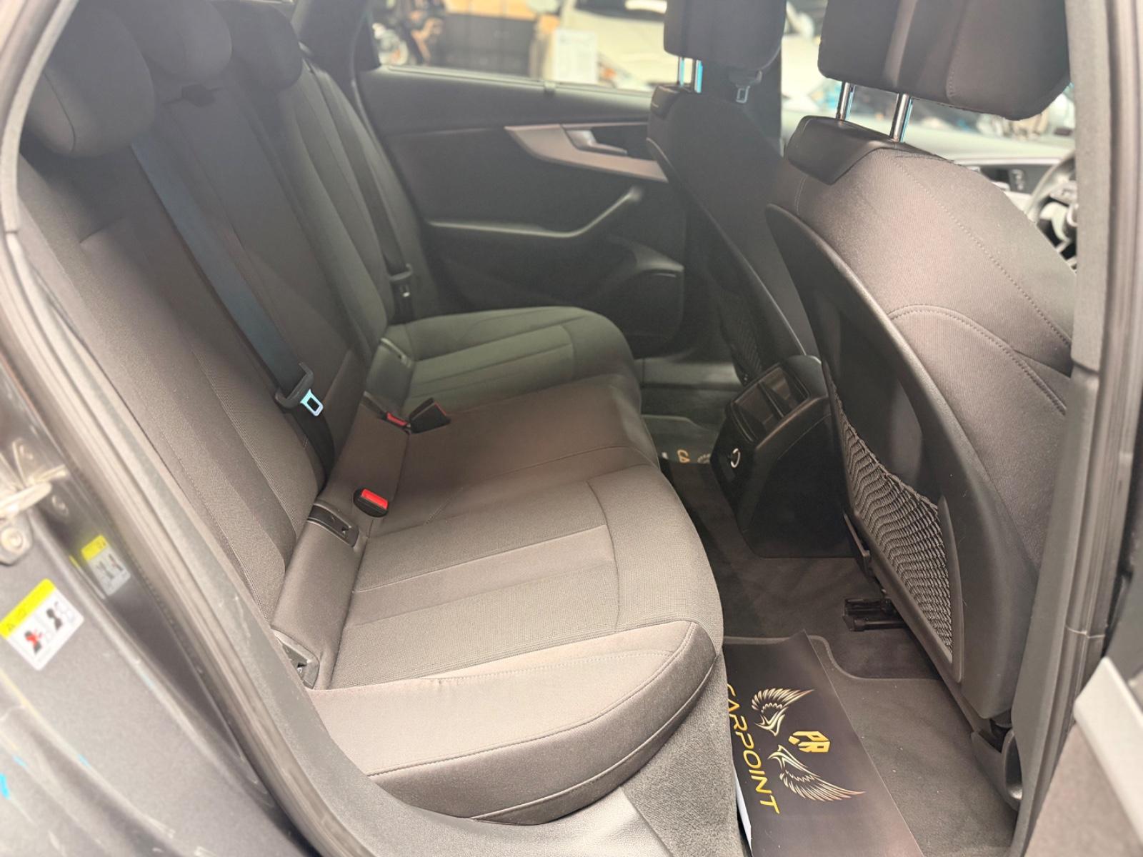 Audi A4 Avant 45 TFSI quattro S line/LED/AHK/ACC