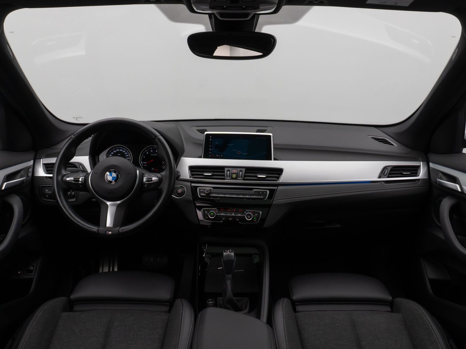 Fahrzeugabbildung BMW X1 xD25e M Sport Panorama DAB Navi LED 18Zoll