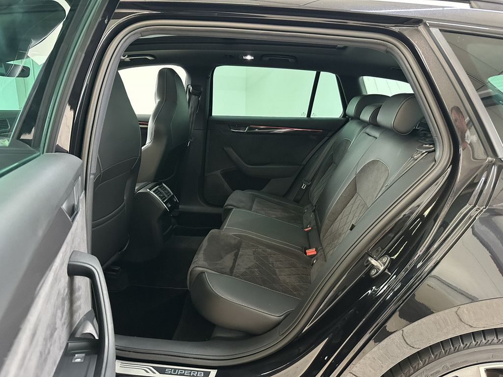Skoda Superb Combi 2.0 TSI DSG SportLine DCC NAVI PANO foto 15