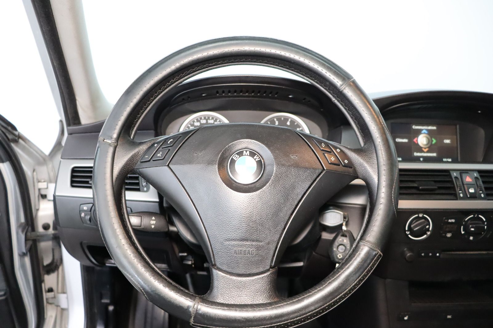 Fahrzeugabbildung BMW 520 i * Sitzhzg. * Tempomat