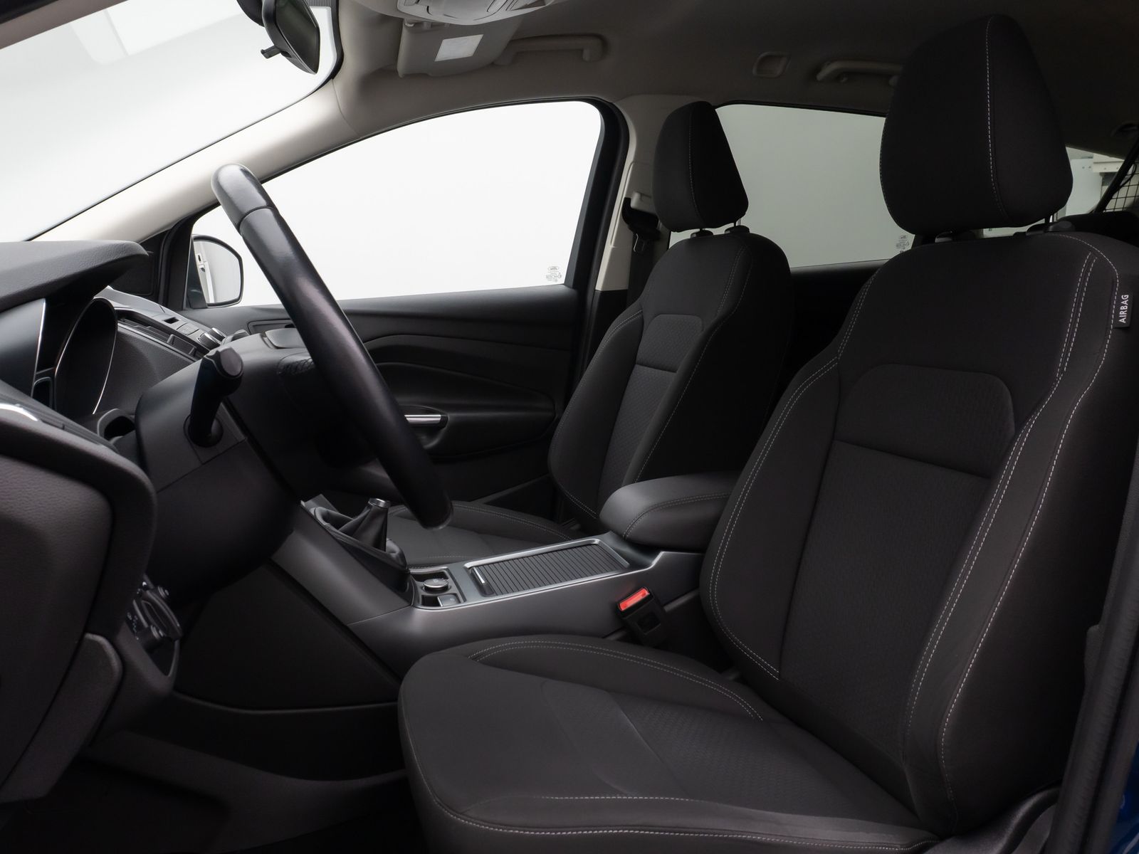 Fahrzeugabbildung Ford Kuga Trend AHK Sitzhzg PDC Tempomat 8Fach