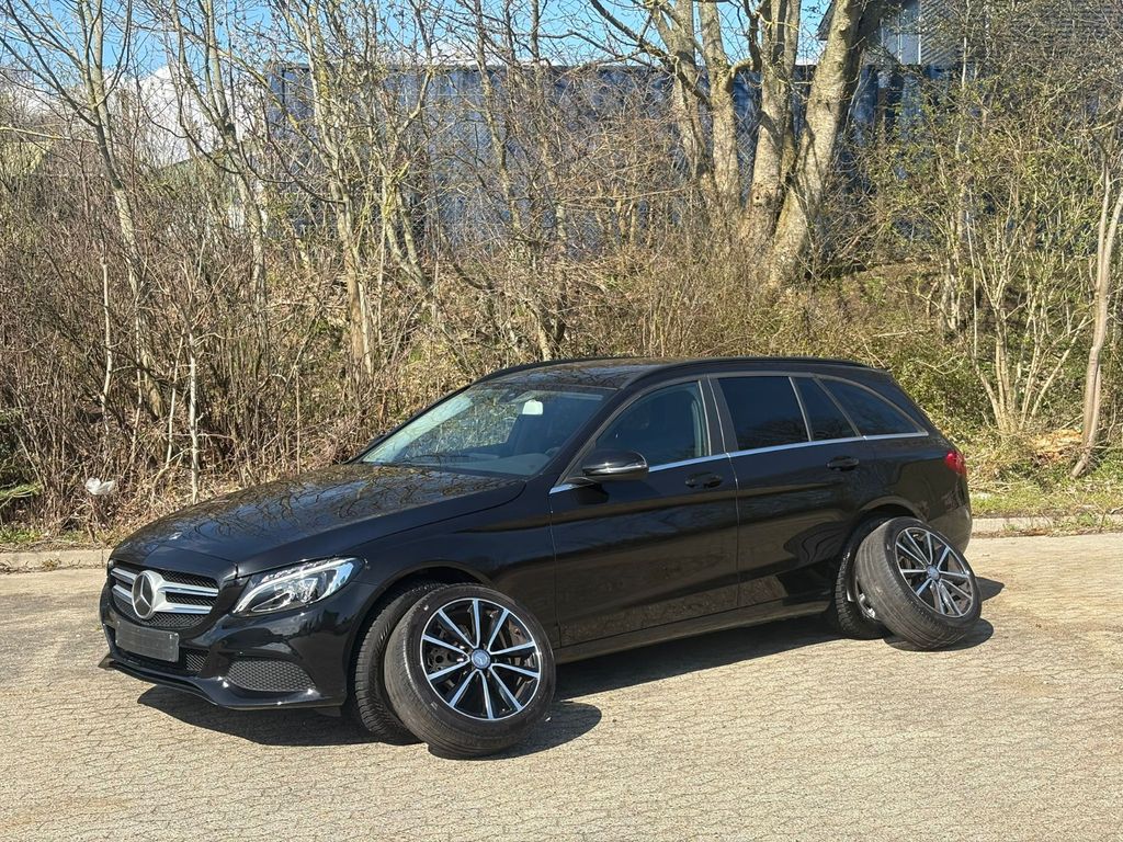 Image of Mercedes-Benz C 220