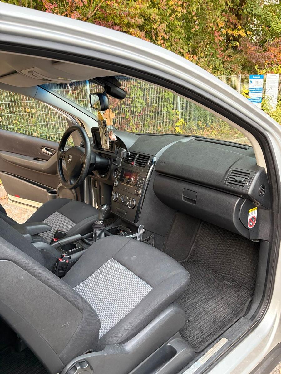 Mercedes-Benz A180 2006 — photo 11