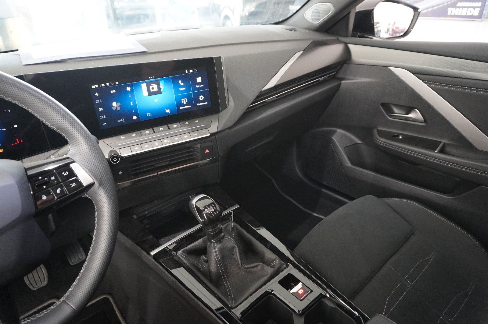 Fahrzeugabbildung Opel Astra L ST 1.2T GS SPORT NAVI/LED/360°/PANO/HUD