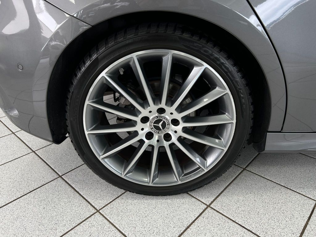 Mercedes-Benz A 200 7G-DCT*AMG*LED*PANO*KAM*MBUX*
