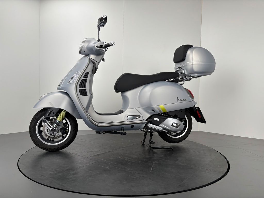 Fahrzeugabbildung Vespa GTS 125 SUPER TECH *NEUWERTIG *TOPCASE