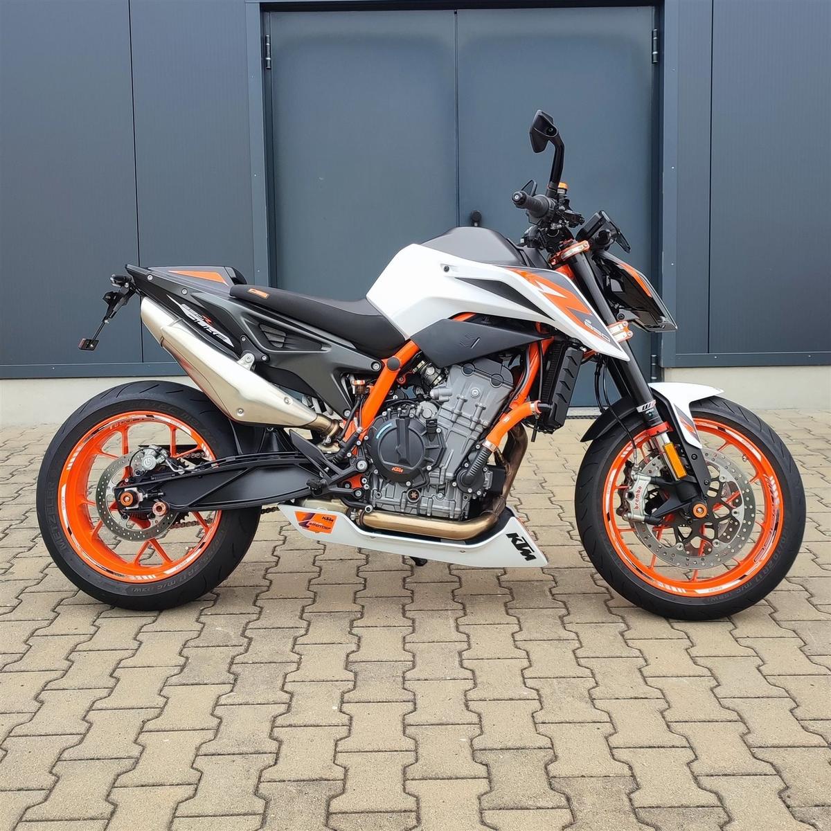 KTM 890 Duke R