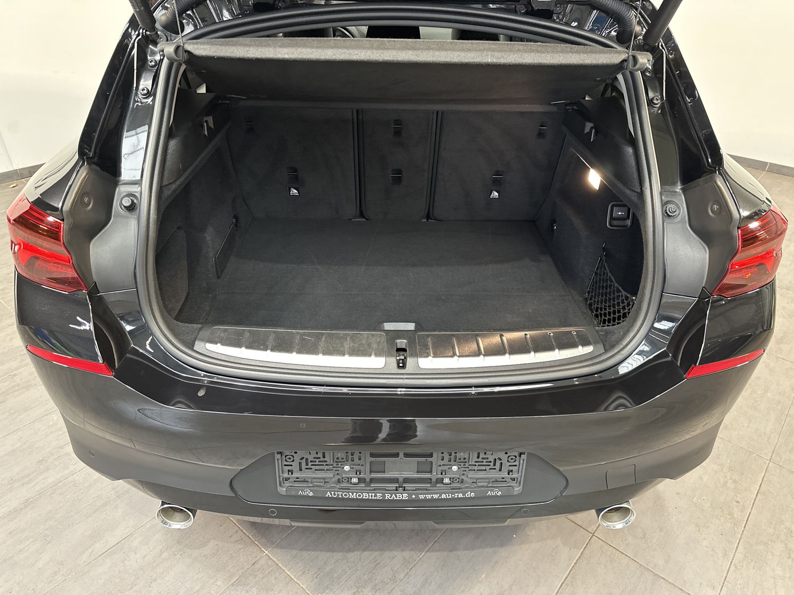 Fahrzeugabbildung BMW X2 sDrive20d Advantage NAV+LED+SHZ+HUD+H&K+ACC