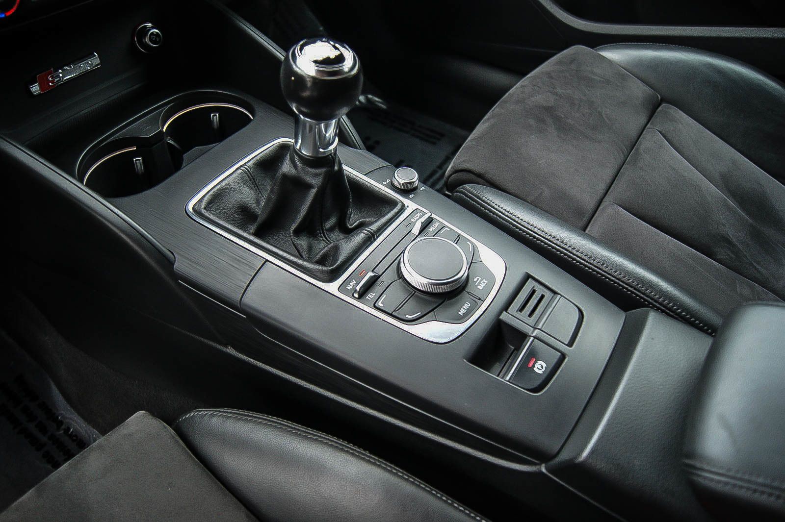 Fahrzeugabbildung Audi A3 Limousine 1.4 TFSI S-LINE NAVIGATION XENON 18