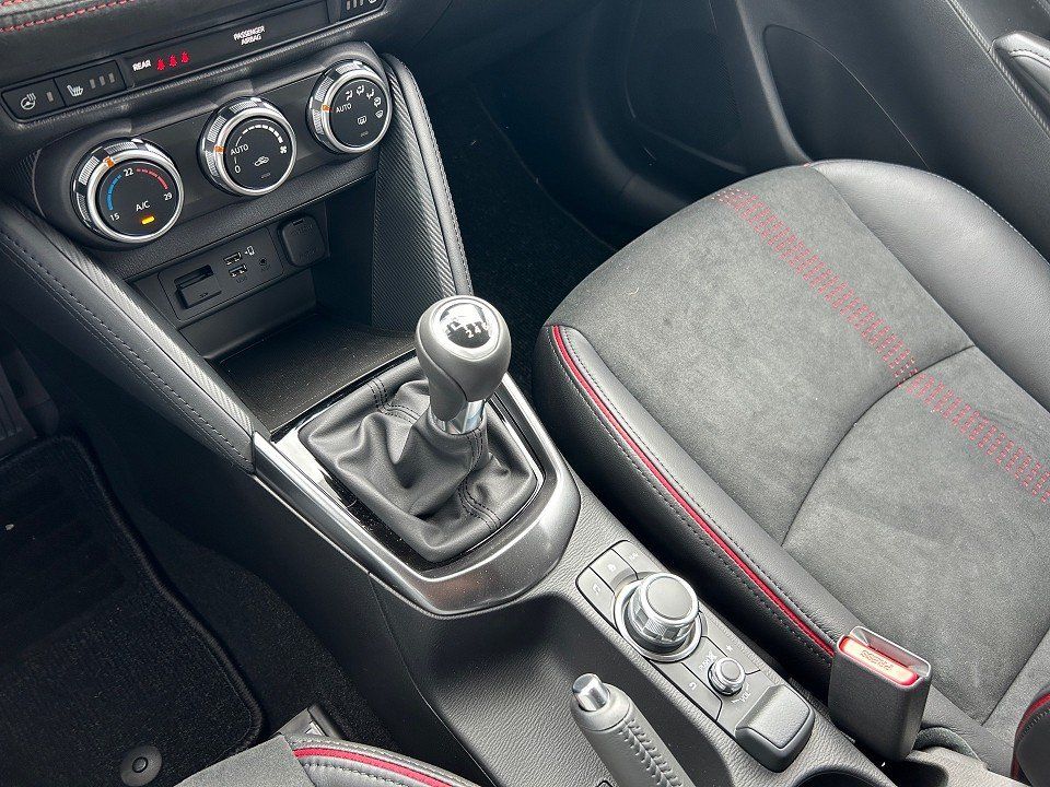 Fahrzeugabbildung Mazda 2 SKY-G 90 FWD HOMURA AKA HEADUP+360°MATRIX+PDC+