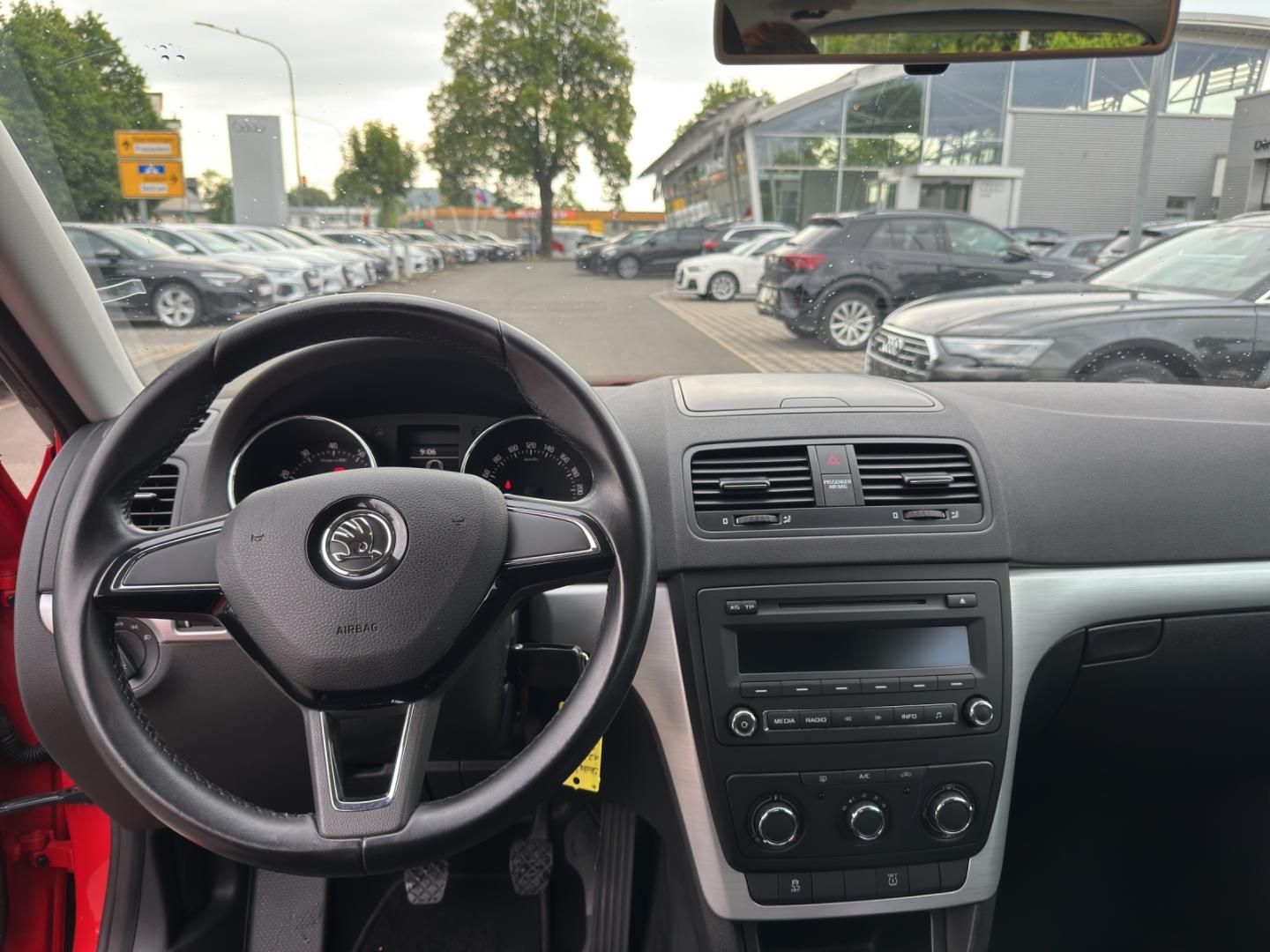 Fahrzeugabbildung SKODA Yeti Ambition 1.2 TSI, GRA,LM-R?der,Klima,PDC,Sc