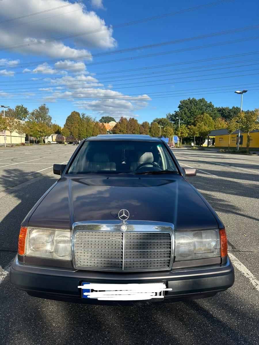 Mercedes-Benz E 230