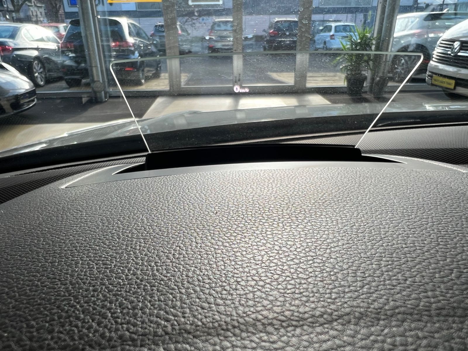 Fahrzeugabbildung Volkswagen Tiguan Highline DSG 4Motion R LINE VIRTUAL*PANO*