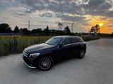Mercedes-Benz GLC 350 e 4MATIC Autom. - Amg/pano/keyless/camer - blaue Mercedes-Benz GLC 350